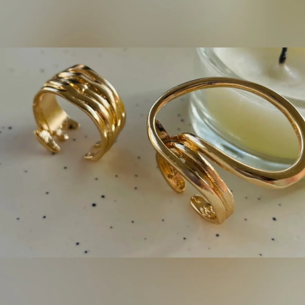 Twist Ring NWT Set of 2 Gold Rings